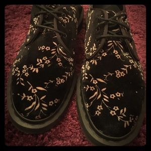 VELVET FLORAL DOC MARTENS HUGHS 3 EYELET SIZE 9