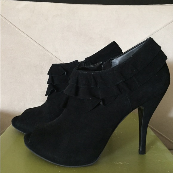 Gianni Bini shoes.