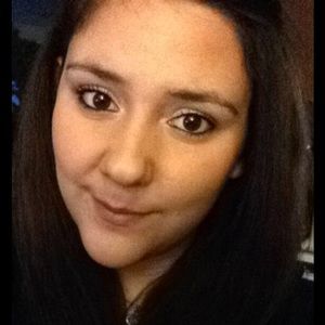 Meet your Posher, Holly