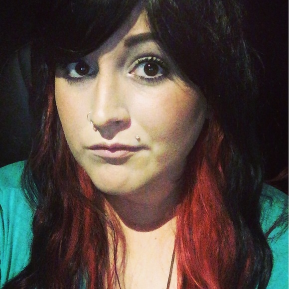 Meet your Posher, Cassie