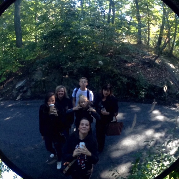 Meet your Posher, Caroline - Picture 1 of 1