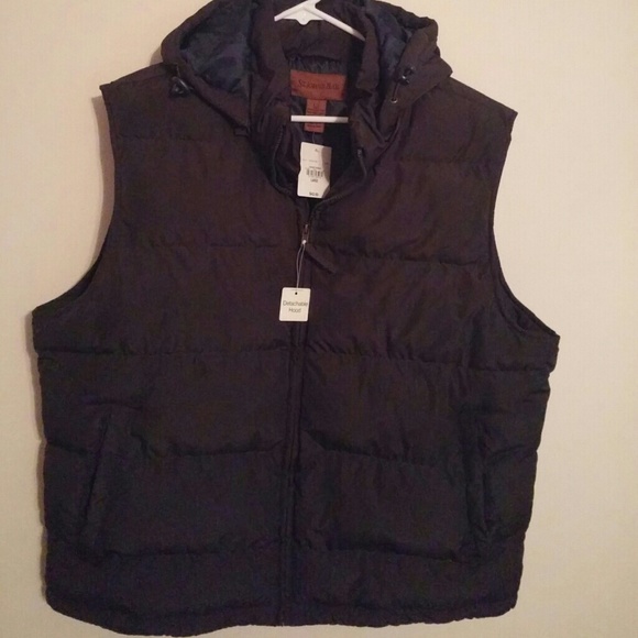 Men's large puffer vest