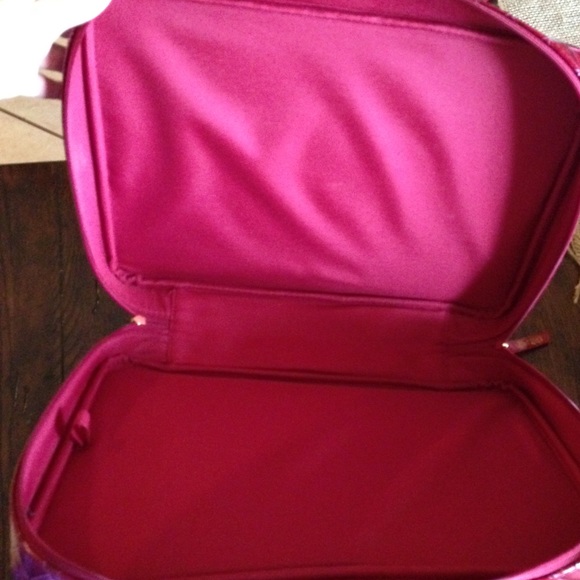 Red woven leather Estée Lauder travel set - Picture 4 of 4