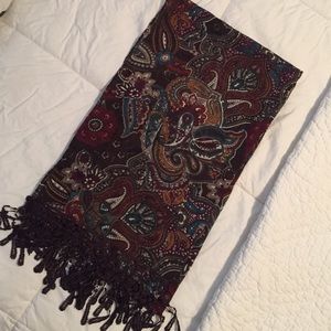 🍂Paisley Scarf with fringe🍂