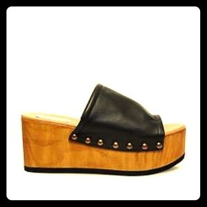 Steve Madden "LEAHH" Platform Sandals *NEW!