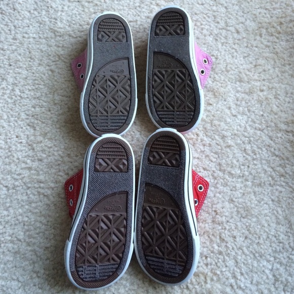 ⤵️ SALE ⤵️ 2 pair Preschool Converse - Picture 4 of 4