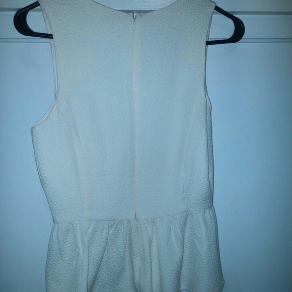 White short sleeve peplum blouse - Picture 2 of 3