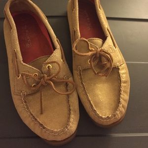 Gold Sperrys