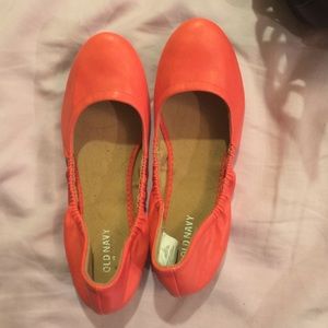 Old Navy Flats in Coral Sz 8