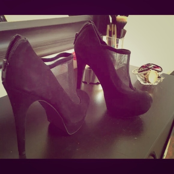 Jessica Simpson Suede Heels