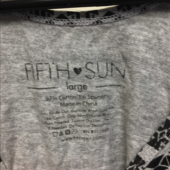 Tribal crop top - Picture 2 of 2