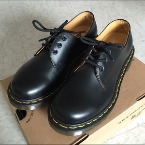 NIB Black 1461 3-eye oxford Doc Martens