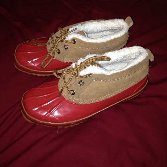 Khombu Duck Shoes