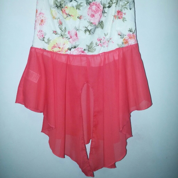 Floral blouse - Picture 2 of 3