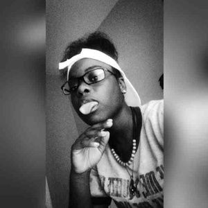 Meet your Posher, Tia