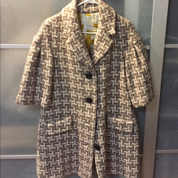 Three Quarter sleeve wool coat