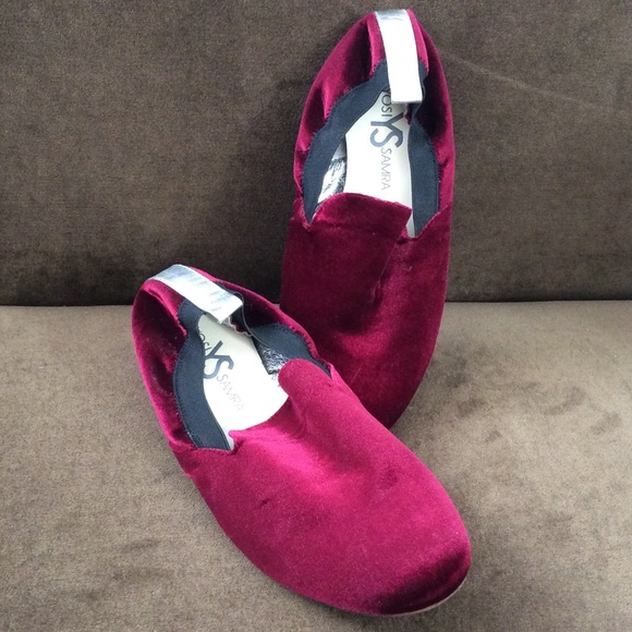 Yosi Samra size 9 burgundy velvet   Worn once 4