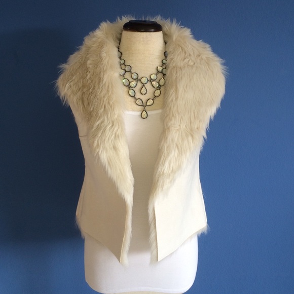 Jennifer Lopez Jackets & Blazers - 🆕 Faux Fur & Suede Vest