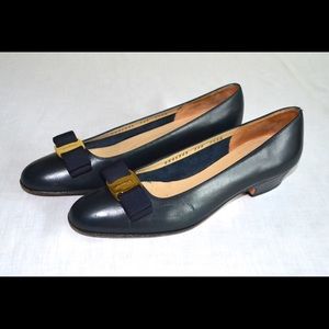 🎈PRICE DROP🎉Ferragamo Navy Blue Shoes with Bows