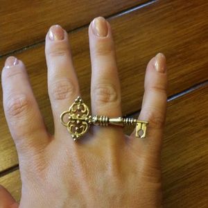 House of Harlow bronze gold key ring size 6