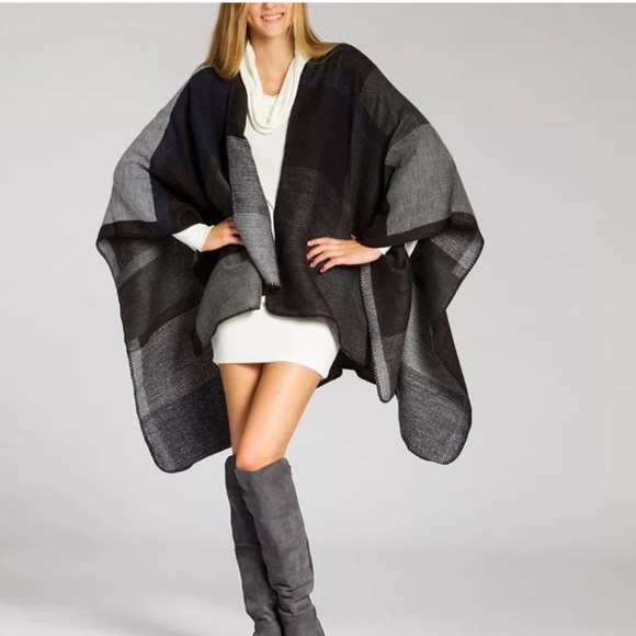 🎈🎈 NWT Cape poncho