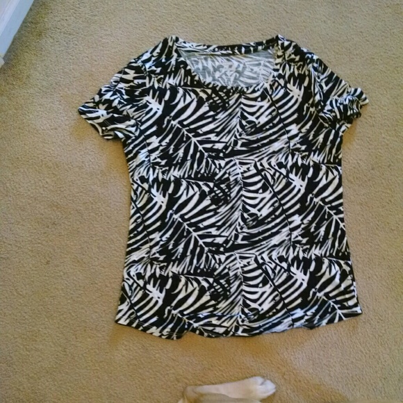 Nwot Printed tee