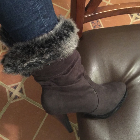 Velvet Heart Shoes - Grey boots