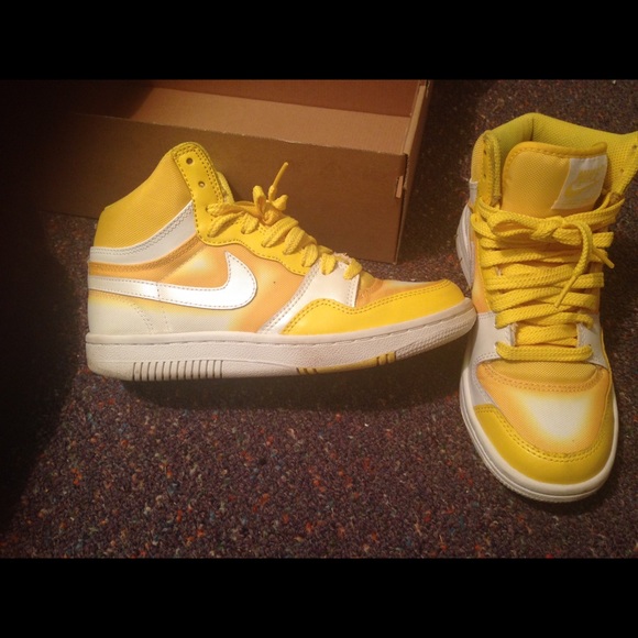 Wmns court force high Nike