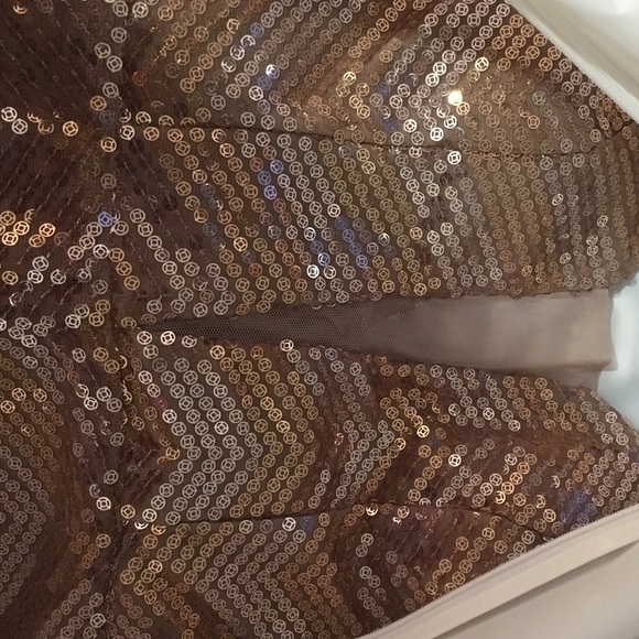 Gorgeous gold dress - Picture 3 of 4