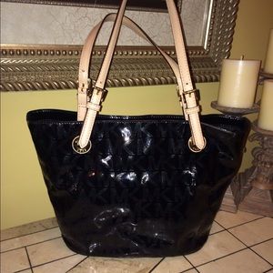 *MICHAEL KORS PURSE*