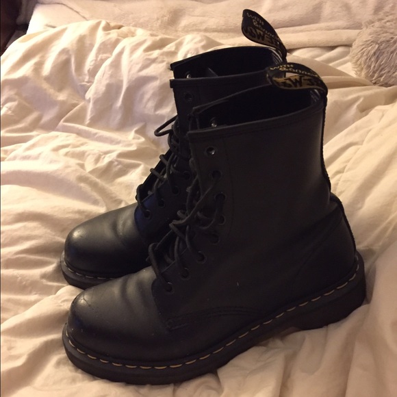 black dr martens