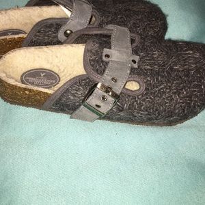 Knit American Eagle clogs