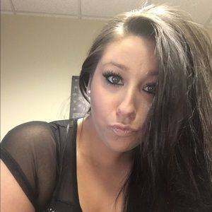 Meet your Posher, Nicole