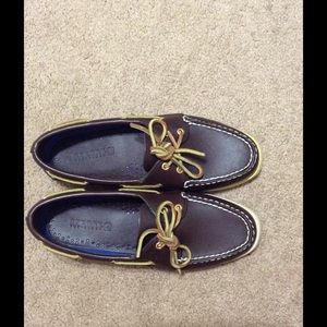 Smoke free home. Only worn twice w/ box included.