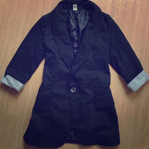 👔Black suit