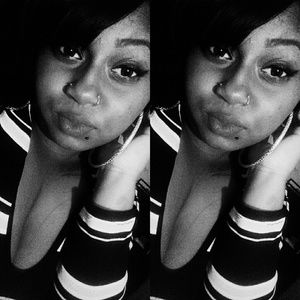 Meet your Posher, Nakia