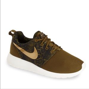 Nike camo gold roshe