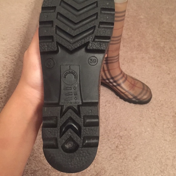 Authentic Burberry rain boots - Picture 4 of 4