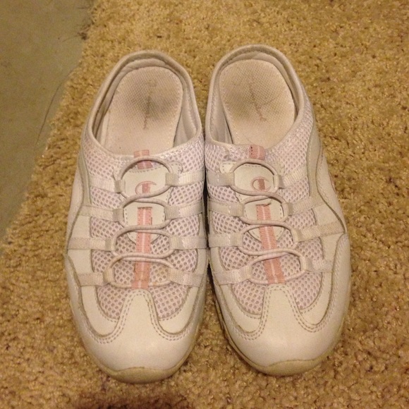 Slip on tennis shoes