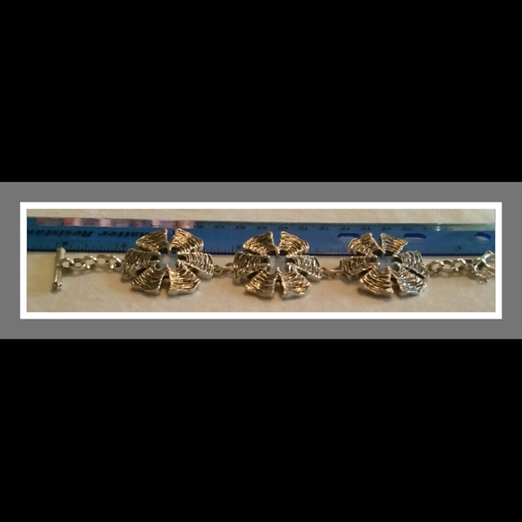 🎁🎄Christmas Present🎄🎁LUCKY BRAND SILVERTONE 3 FLOWER BRACELET - Picture 2 of 4