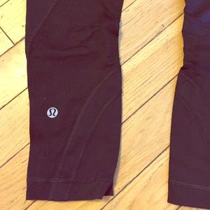 lululemon textured crop leggings, size 6