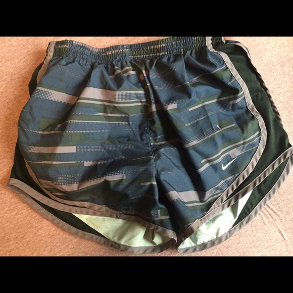 Nike running shorts - Picture 1 of 2