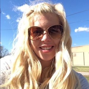 Meet your Posher, Melissa