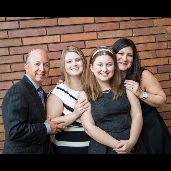 Meet your Posher, Mara - Picture 1 of 1