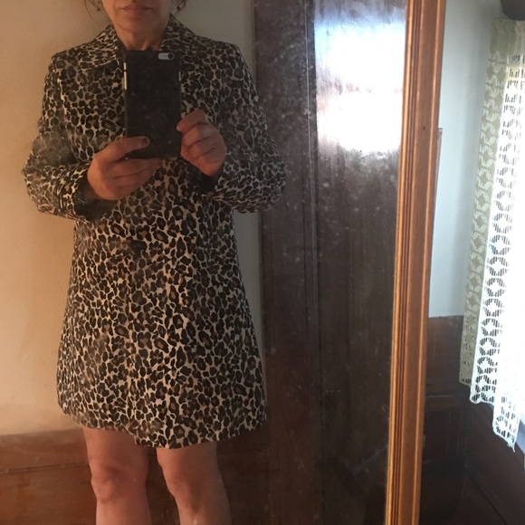 Cool leopard print fall coat.