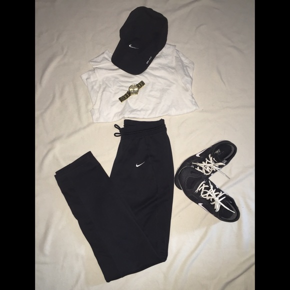 Nike Pants - Black ThermaFit Nike Sweatpants