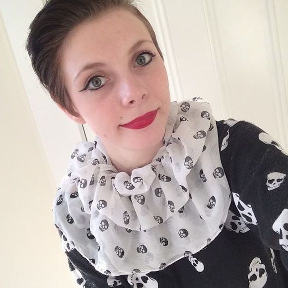 Meet your Posher, Lacie - Picture 1 of 1