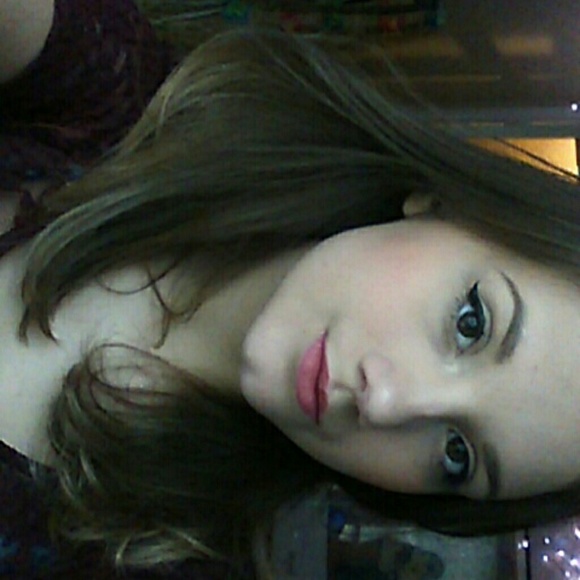 Meet your Posher, Hailey - Picture 1 of 1