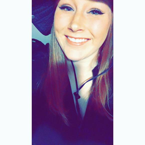 Meet your Posher, Katie - Picture 1 of 1