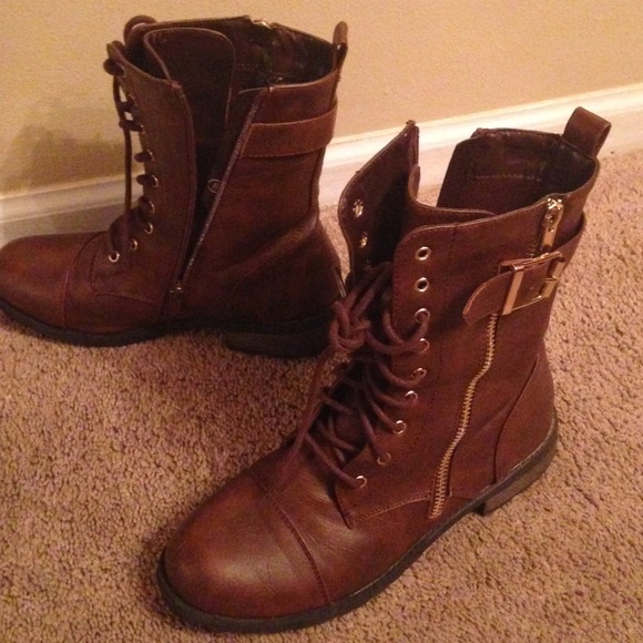 Combat boots